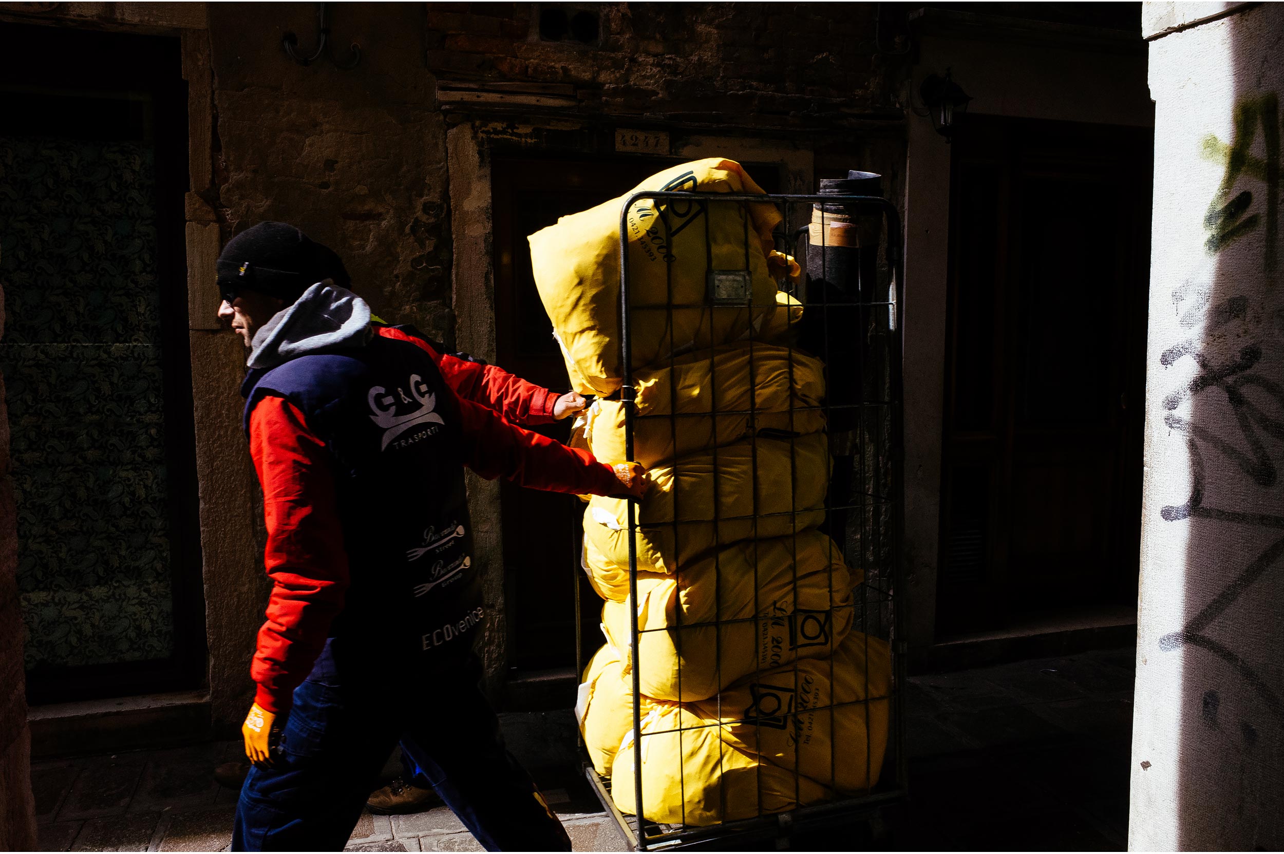 Venice Italy 2016 - Two workers look like one