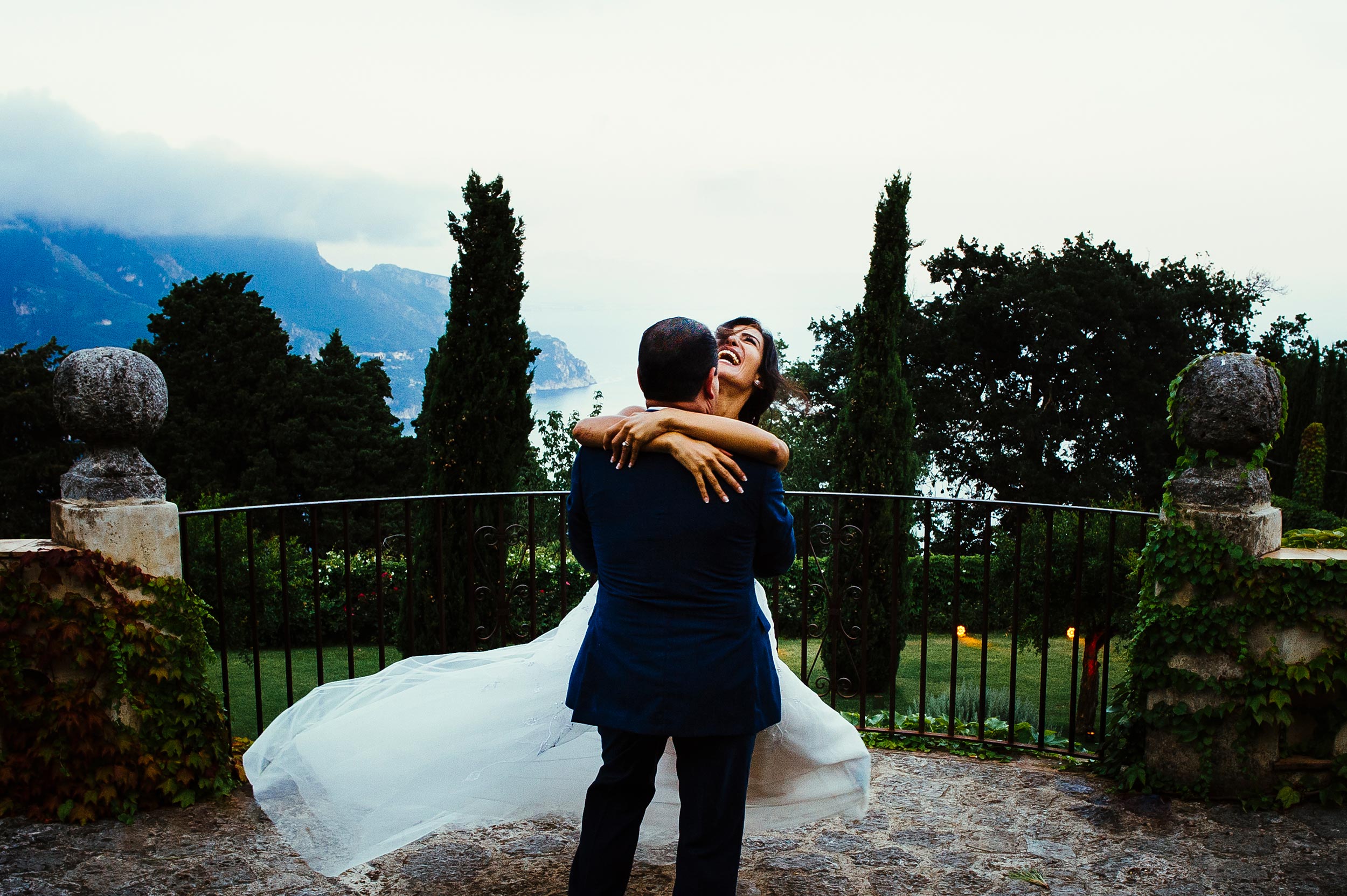 Wedding Villa Cimbrone Ravello Amalfi Coast bride and groom love Italy Luxury Photographer Alessandro Avenali