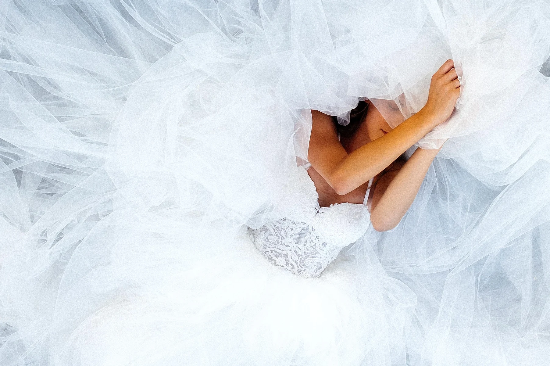 bride portrait white infinity dress wedding photographer Alessandro Avenali